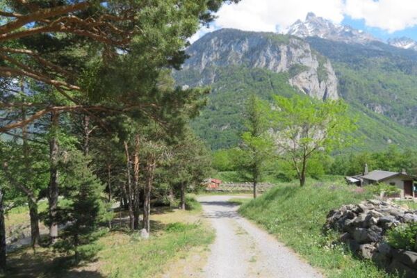Tour d’Agaune, sur les vestiges du passé