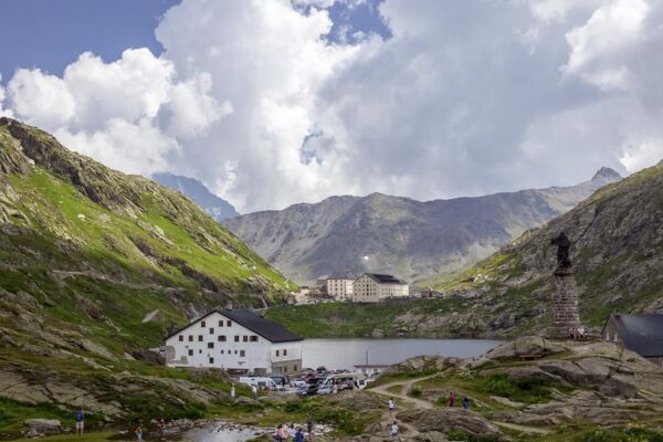 Via Francigena – à travers les Alpes jusqu’à Rome