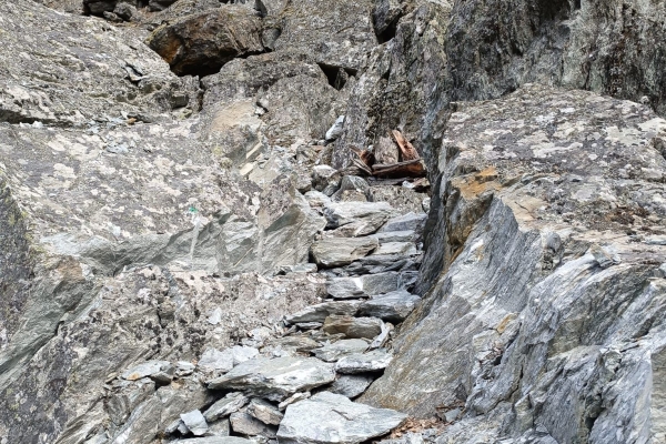 UNNERRIEDERI SUONEN:  ENTDECKEN SIE EINE VERGESSENE VERBINDUNG